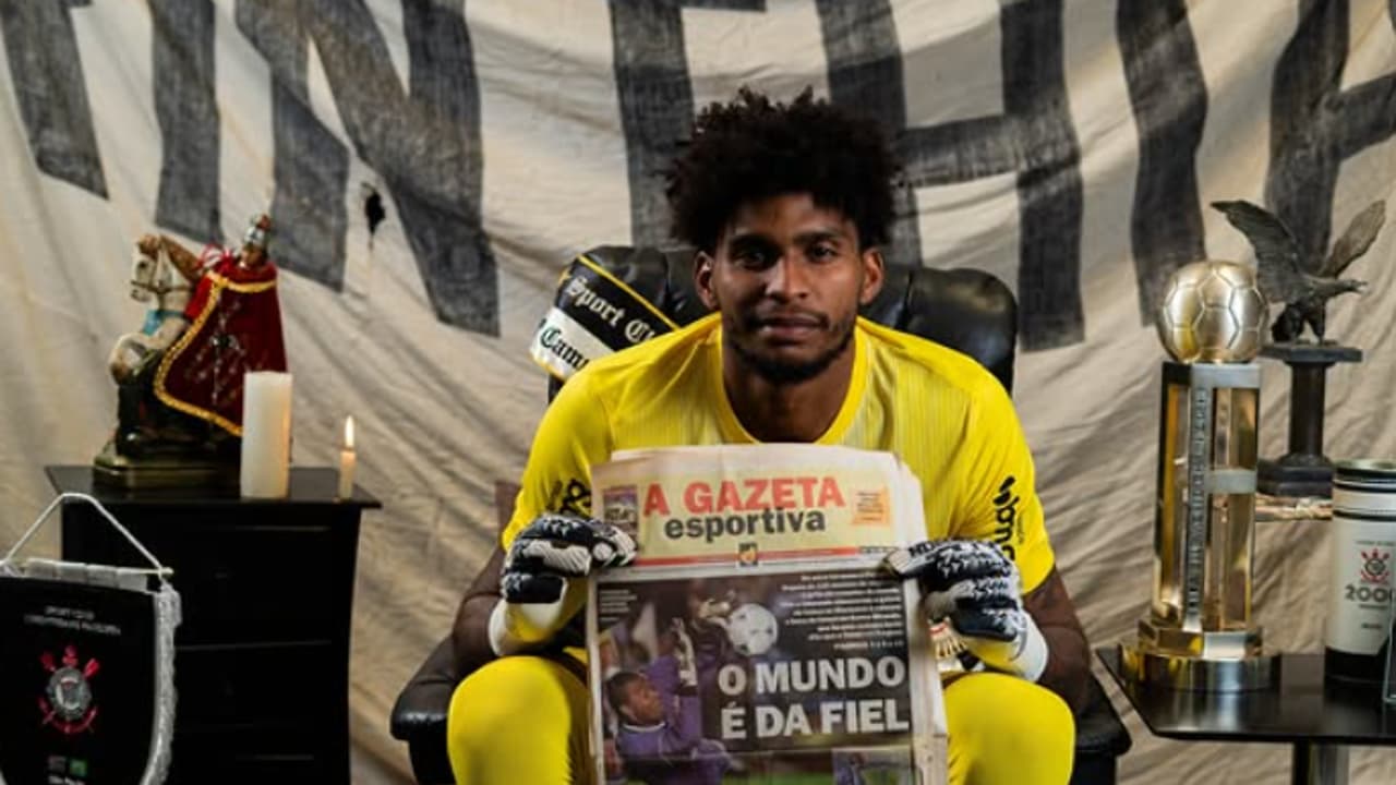Corinthians resgata Mundial de 2000 em nova campanha para rivalizar profissionalmente.