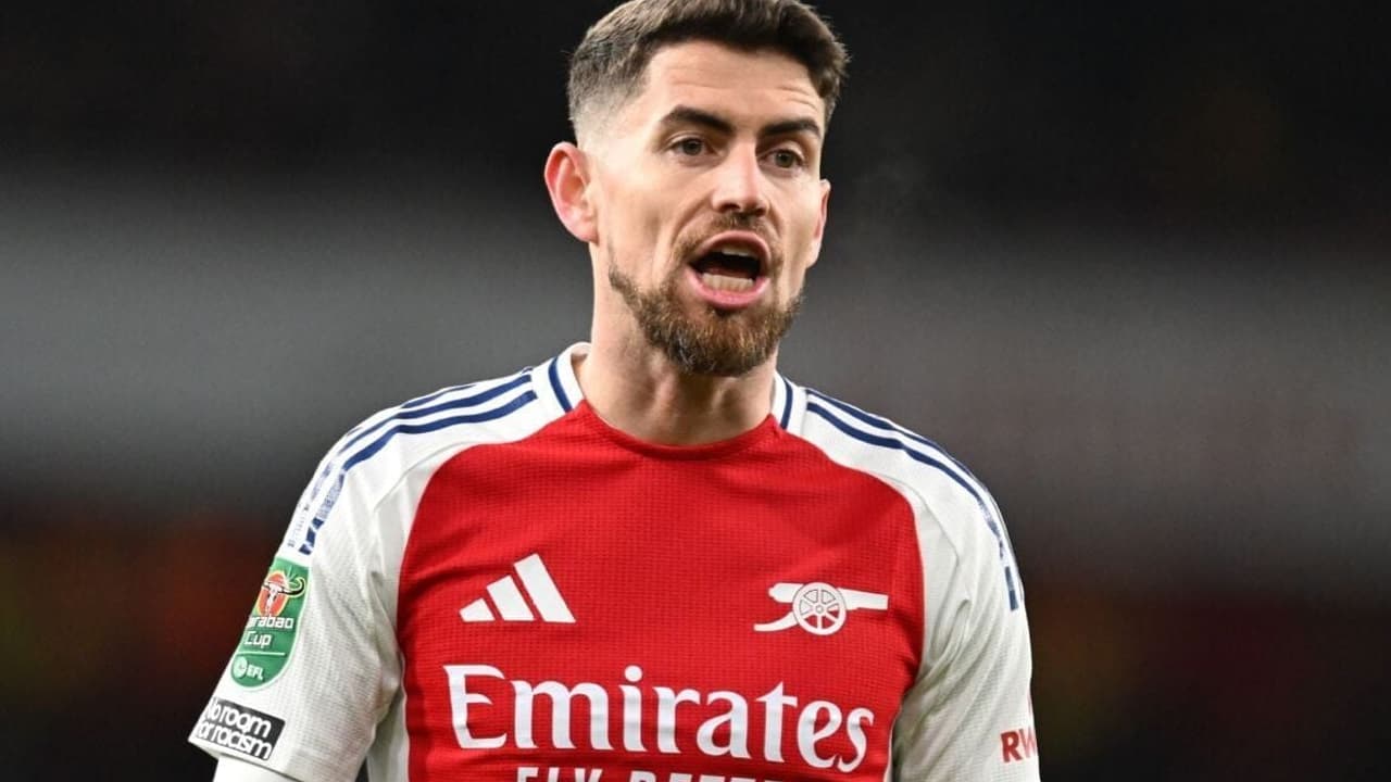 Clube futurista interessado em Jorginho, alvo do Flamengo.