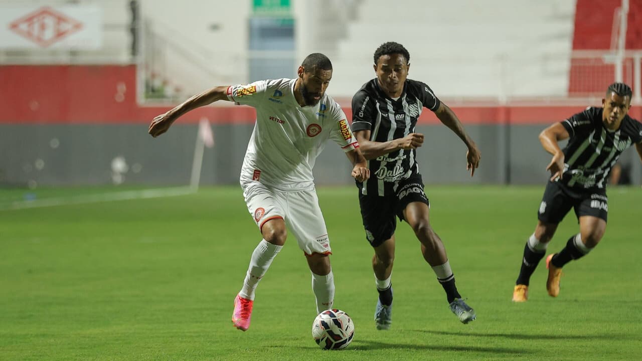 Série C: Tombense vence Figueirense, e ABC e CSA empatam