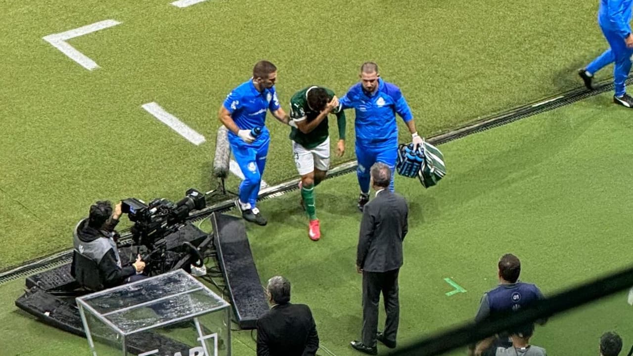 Lesão de Veiga preocupa Palmeiras para clássico contra Corinthians.