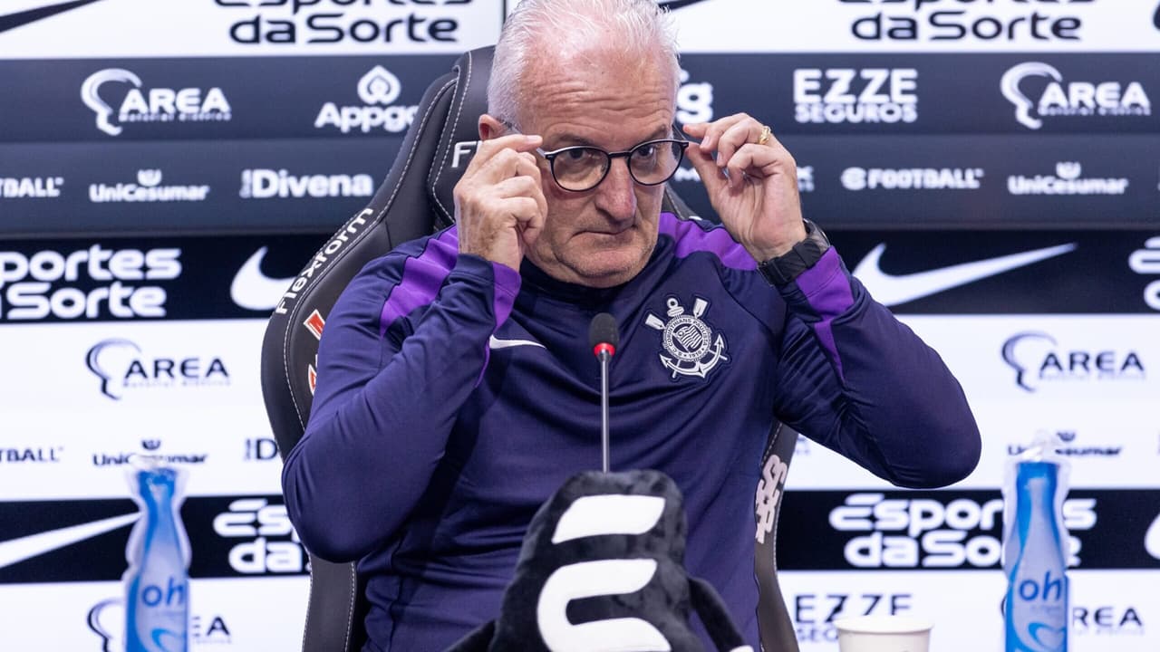 Dorival destaca recuperação pós Seleção e relata ingresso no Corinthians.
