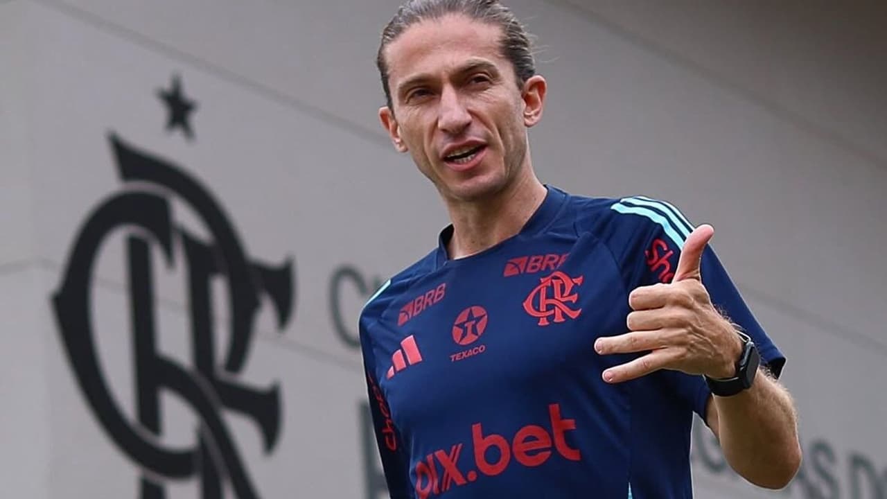 Entrevista de Filipe Luís após vitória do Flamengo sobre o Corinthians.