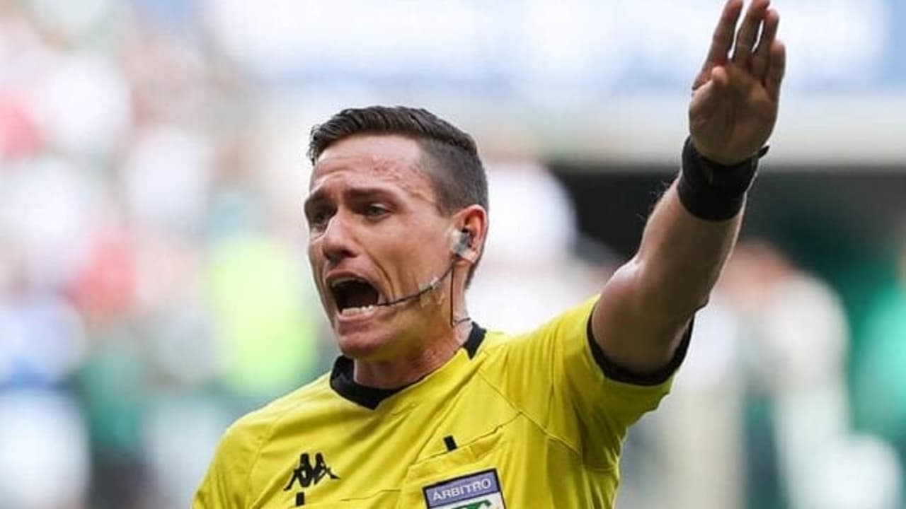 Decisão da Arbitragem em Flamengo x Corinthians Gera Revolta nas Redes Sociais