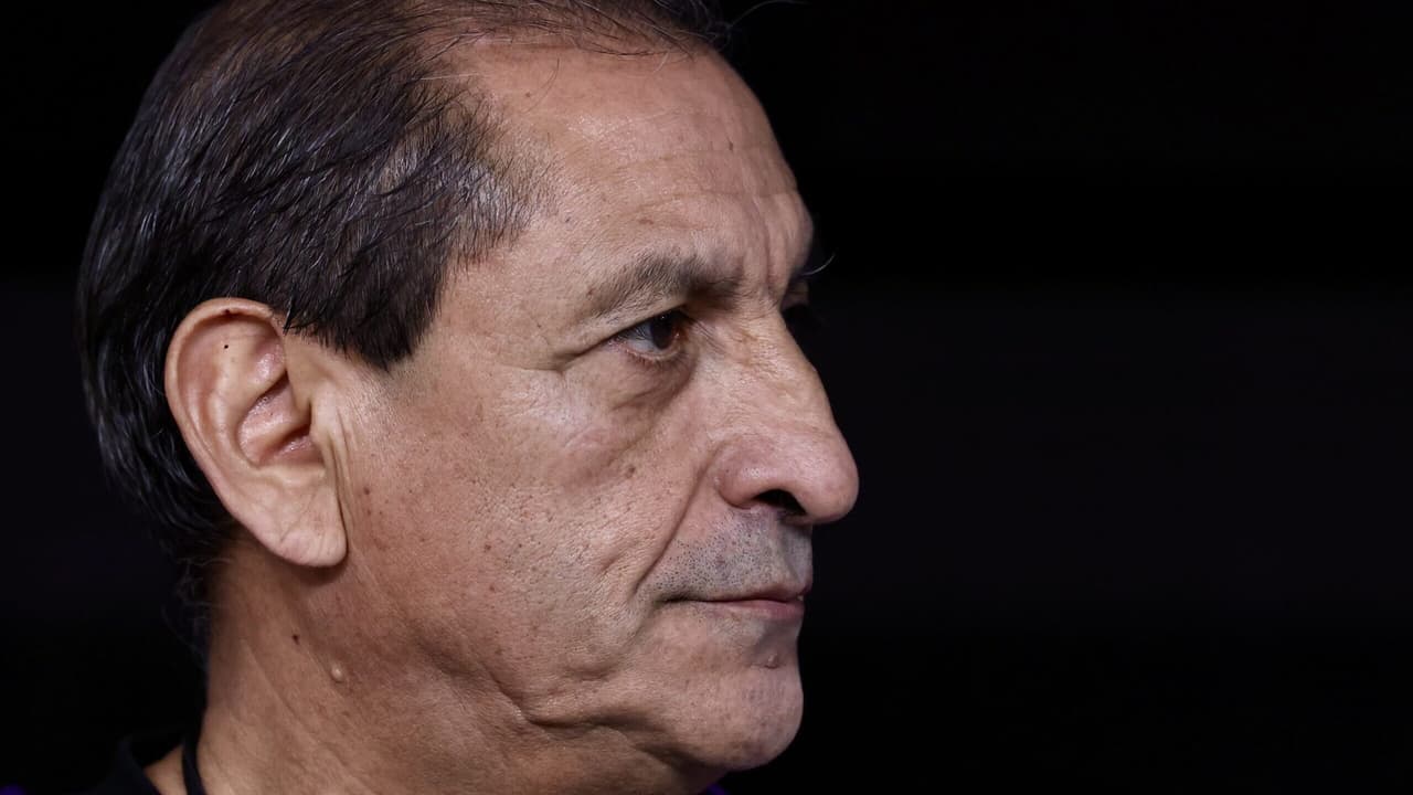 Corinthians planeja substituir Ramón por Dorival nos bastidores do clube.