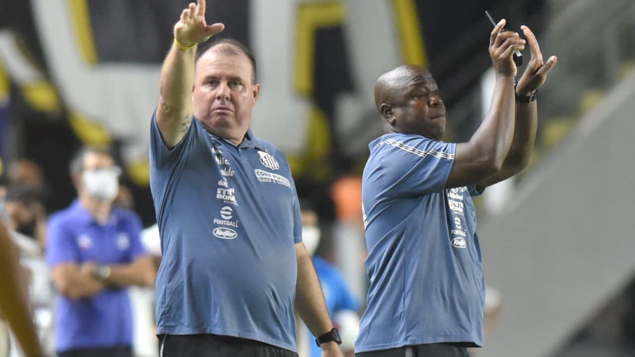 Em crise, Guarani contrata trio ex-Santos para tentar salvar temporada