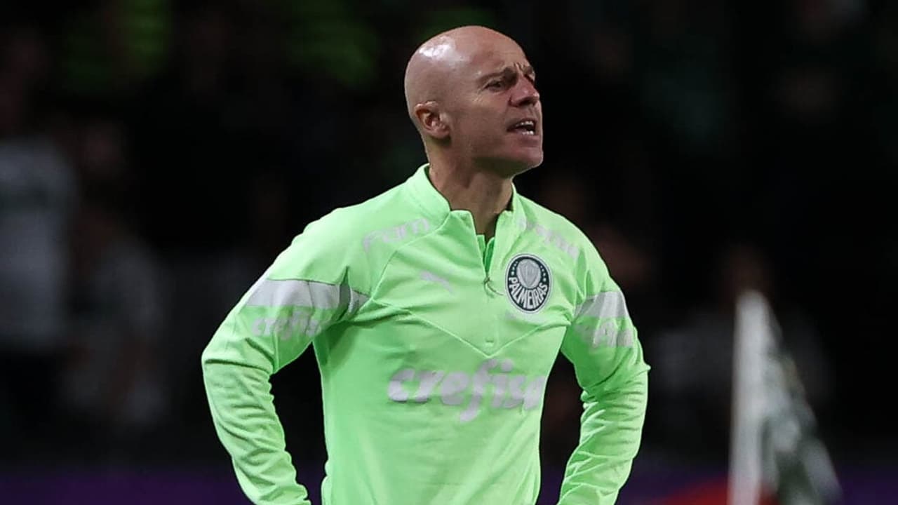 Auxiliar do Palmeiras destaca Estêvão e evita comentar 