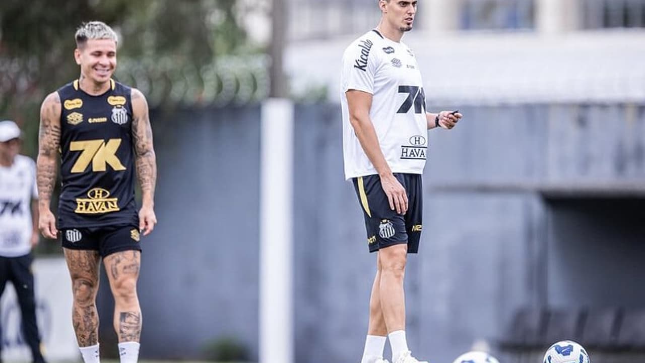 Após triunfos do Fortaleza e do Vitória, Santos se complica na tabela do Brasileirão