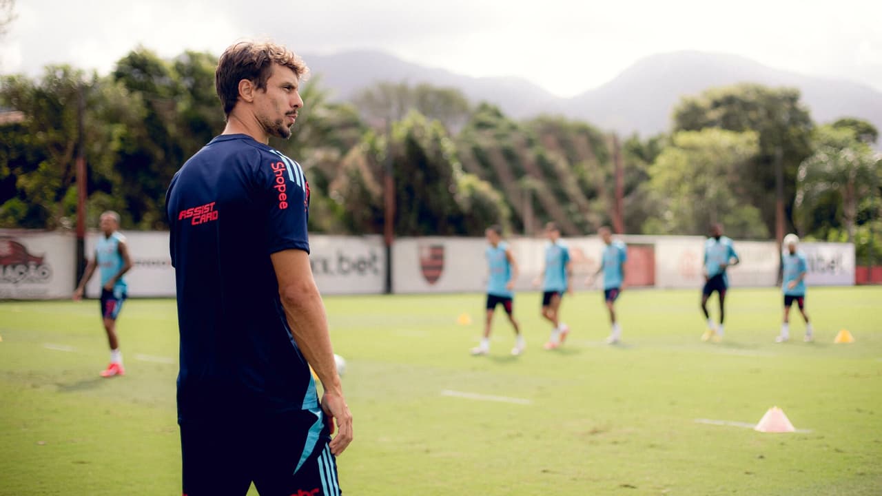 Retorno de Rodrigo Caio ao Flamengo: bastidores e motivos importantes.