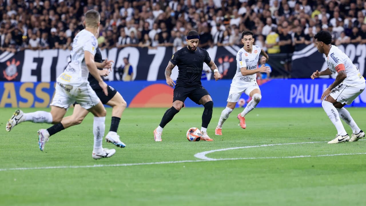 Corinthians lidera histórico de confrontos contra o Santos.