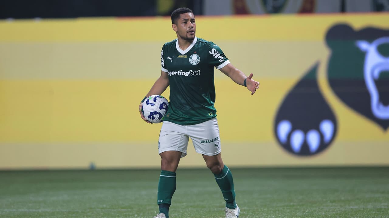 Chance desperdiçada por Vitor Roque em Cerro Porteño x Palmeiras viraliza