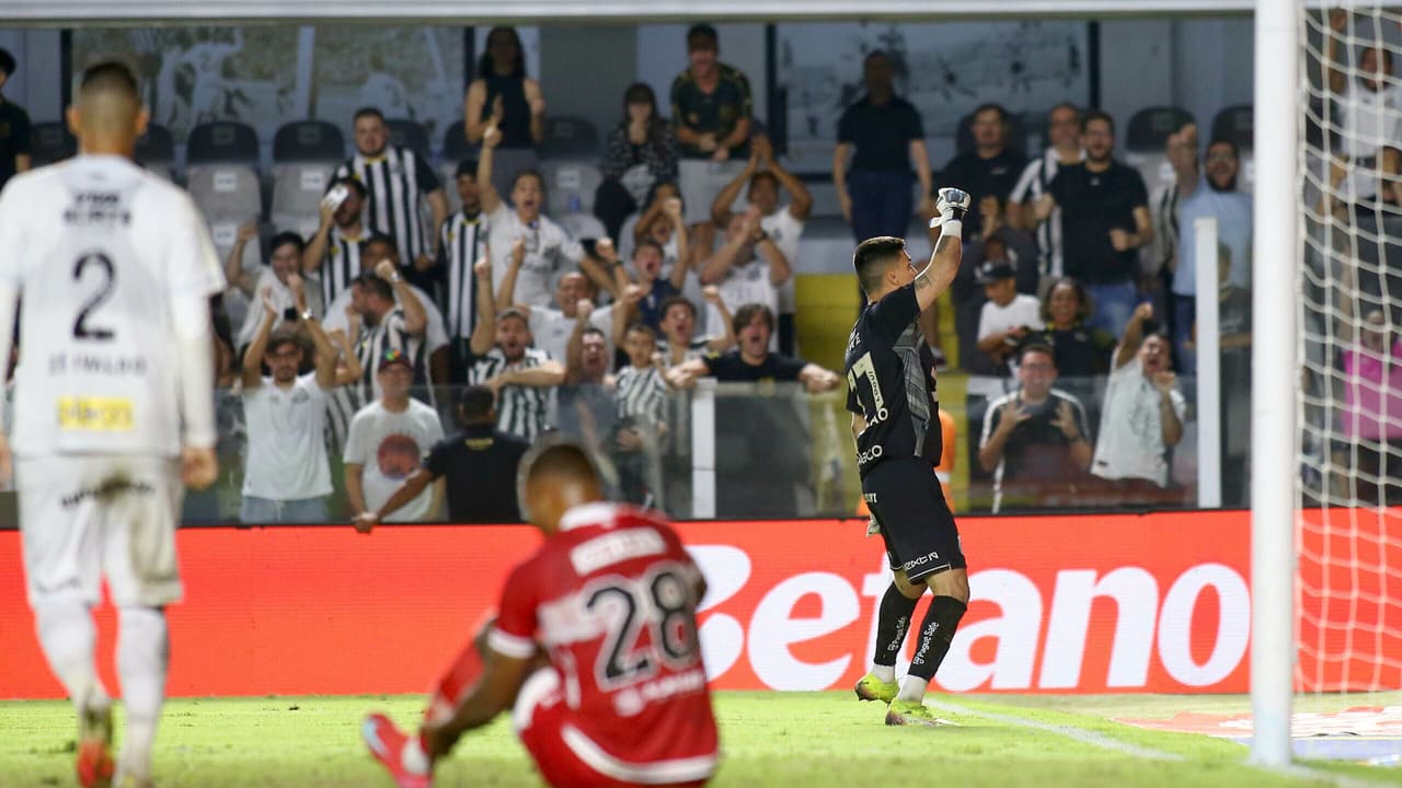 Gabriel Brazão demonstra preocupação com o Santos: 'Temos que começar a vencer'