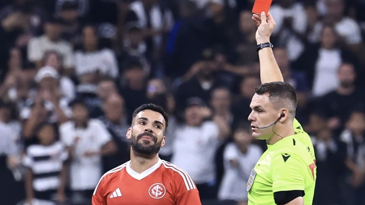 Renata Ruel aponta erros capitais de Zanovelli em Corinthians x Internacional