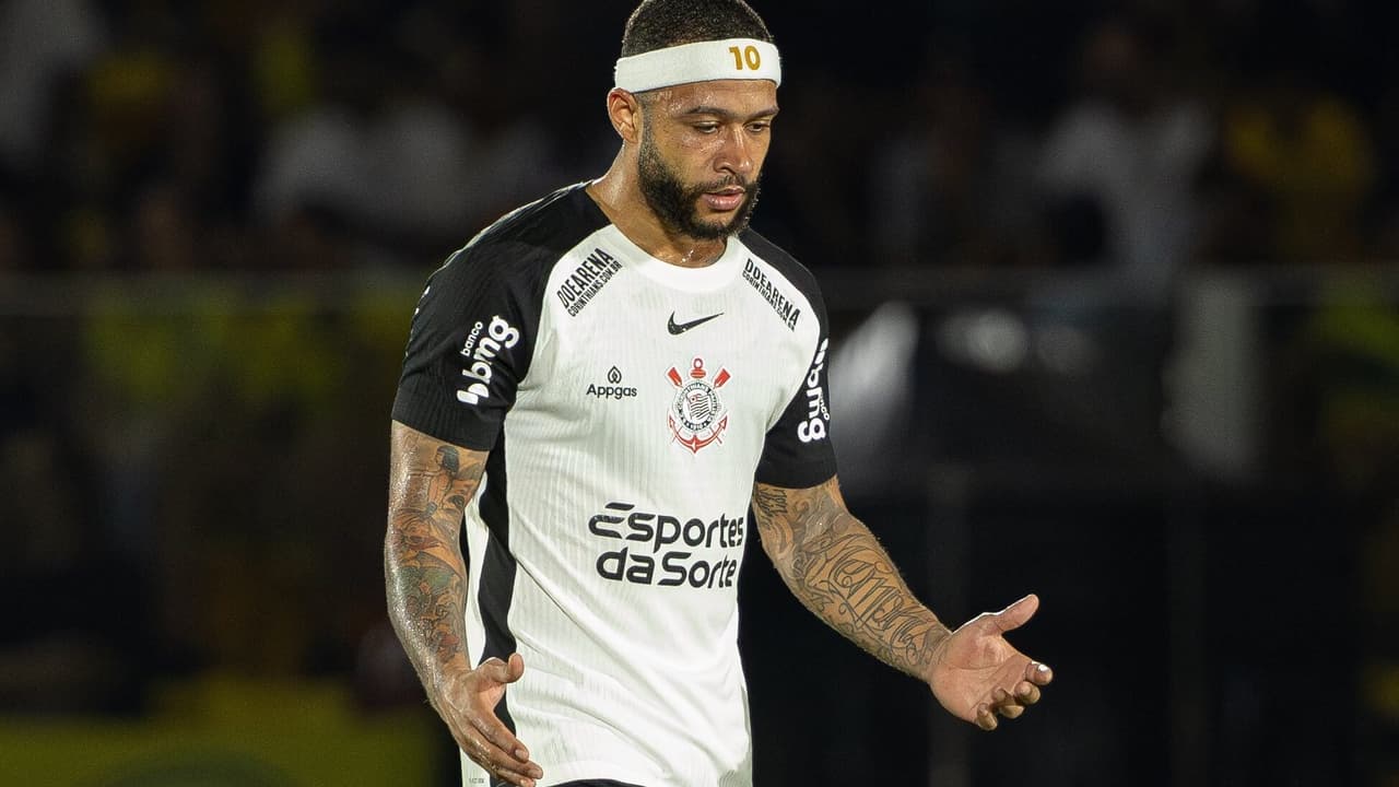 Conversa com Memphis sobre pênalti perdido: compromisso de Dorival Júnior no Corinthians