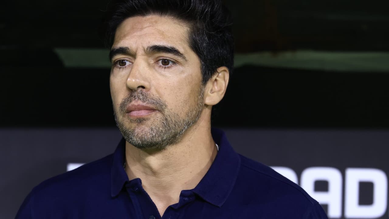 Abel adia decisão estratégica sobre renovação de Tironi no Lance