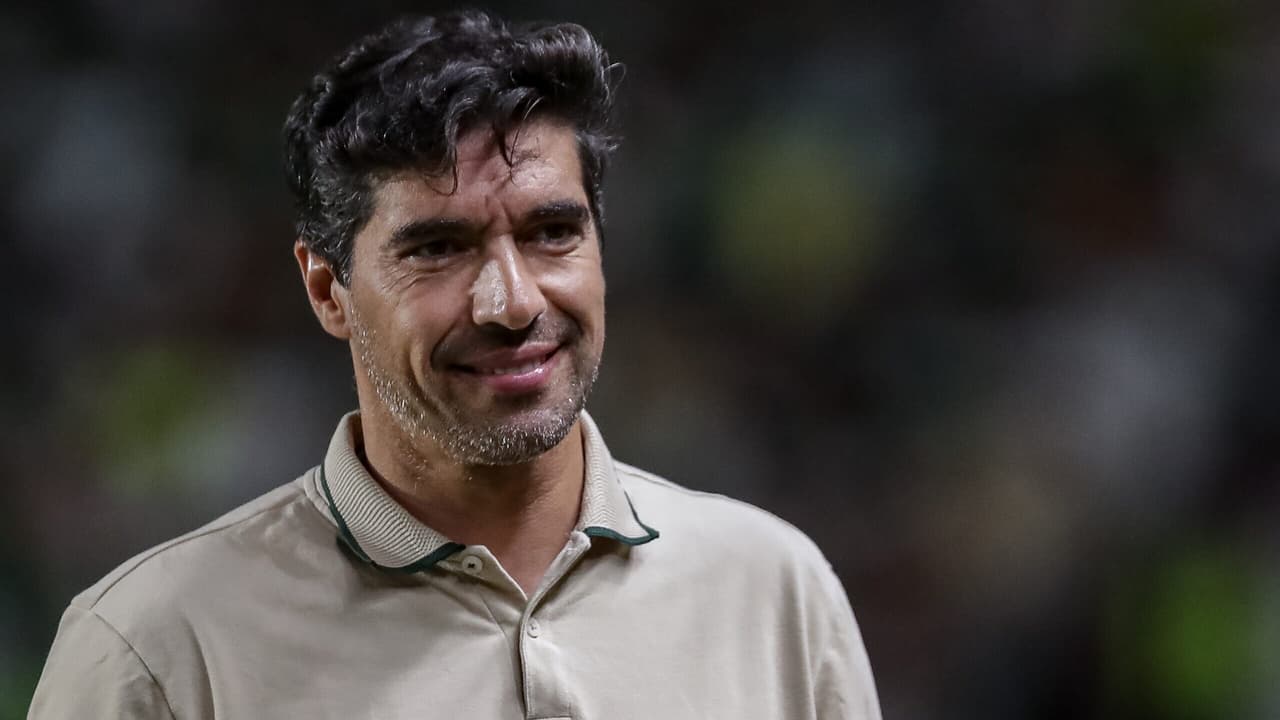 Abel comemora resiliência de Vitor Roque e manda recado para elenco do Palmeiras: 'Pés no chão'