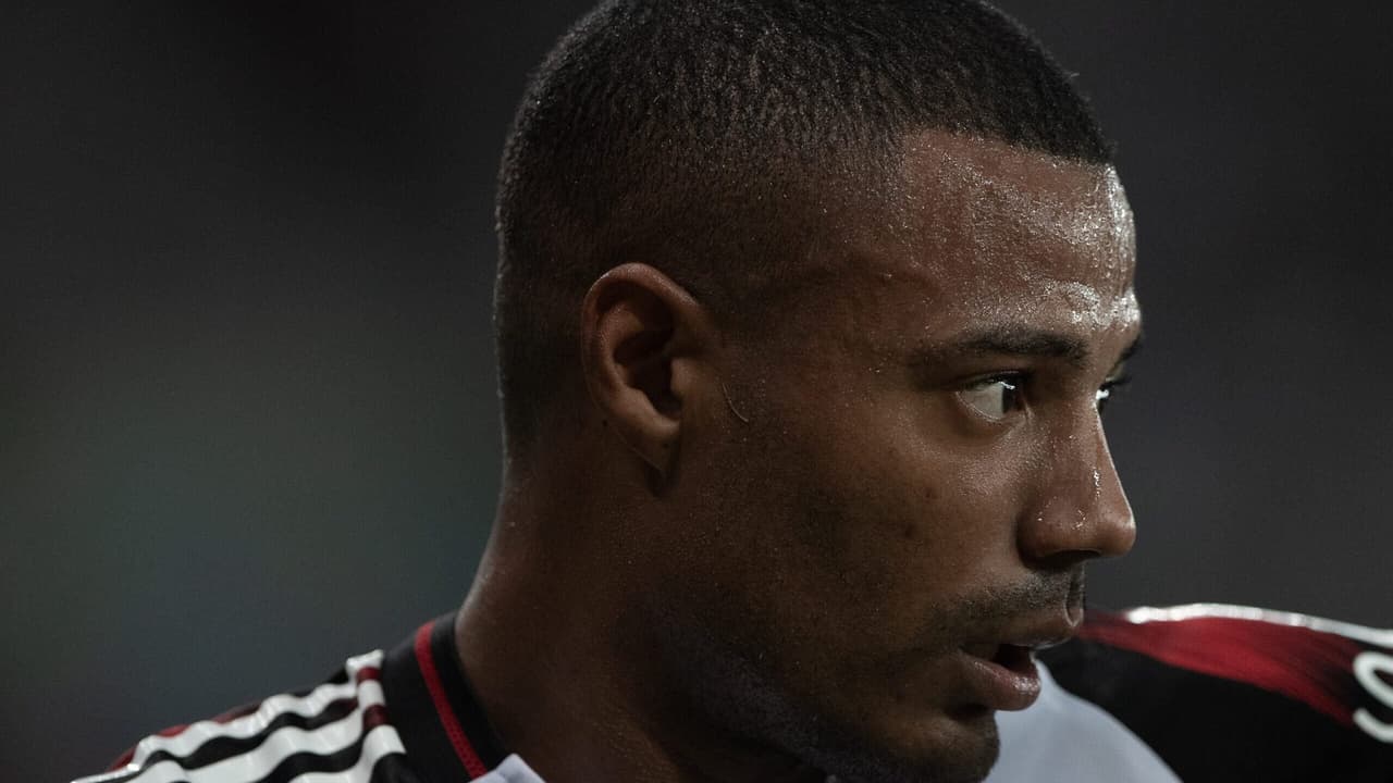 Flamengo estabelece prazo para retorno de De La Cruz.