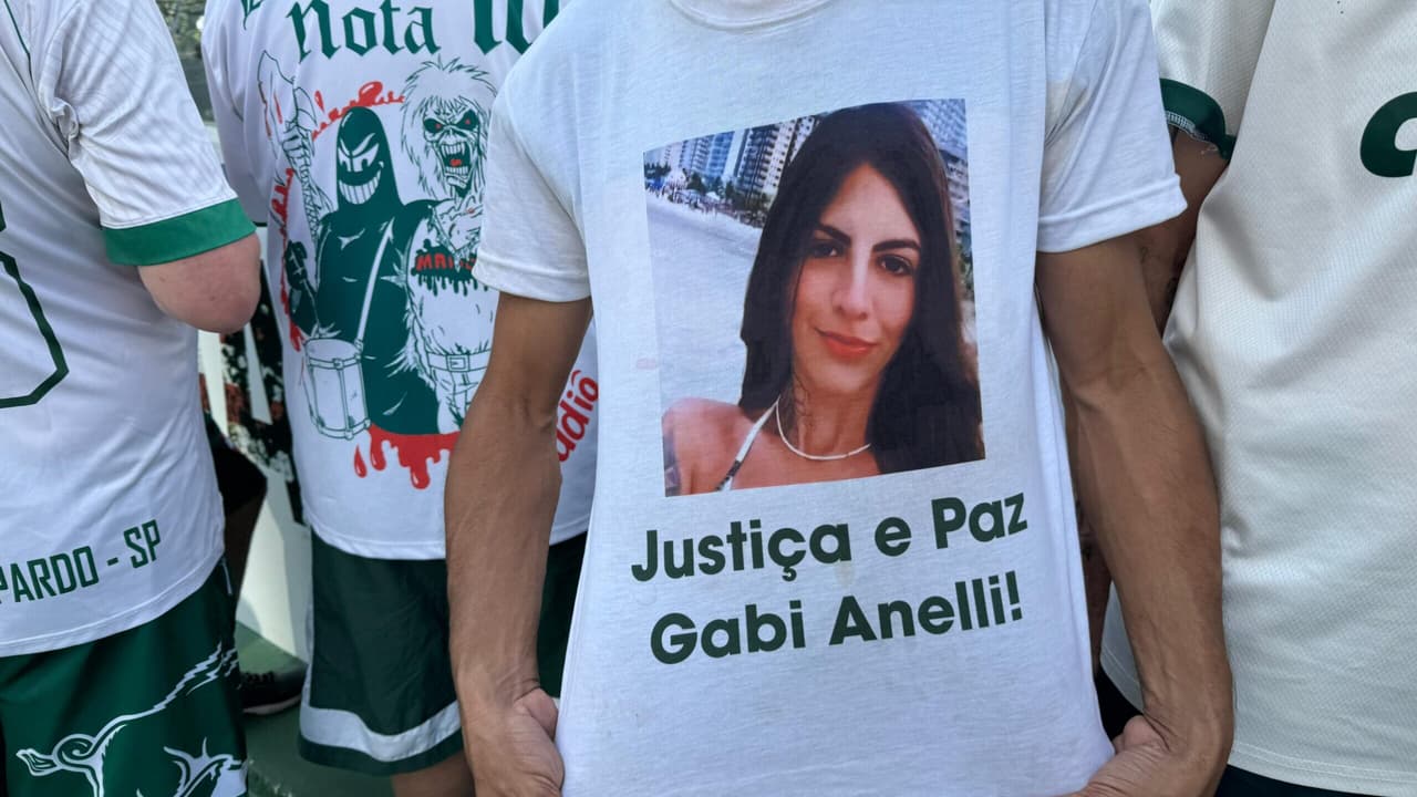 Homenagem a Gabriela Anelli nos Arredores do Allianz contra o Flamengo no Palmeiras