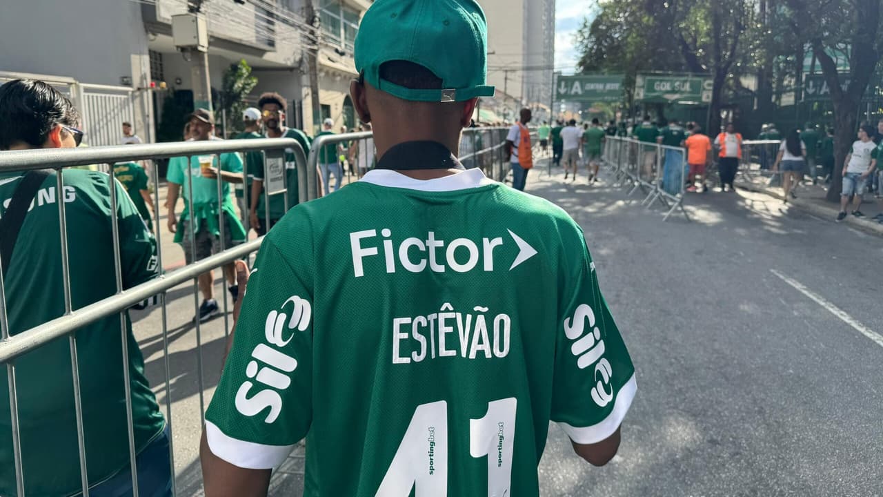 Torcedor do Palmeiras lamenta saída de Estêvão: desafio encontrar substituto à altura