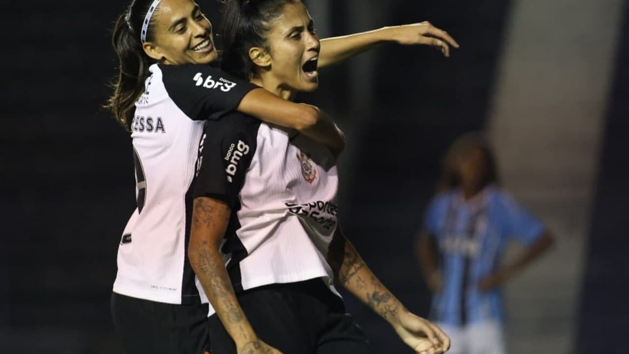Corinthians vence Grêmio por 2 a 0 e se recupera no Brasileirão Feminino.