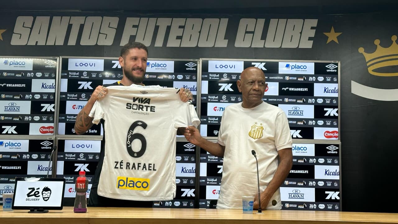 Zé Rafael é apresentado e celebra acordo com o Santos: 'Vi como um bom desafio'
