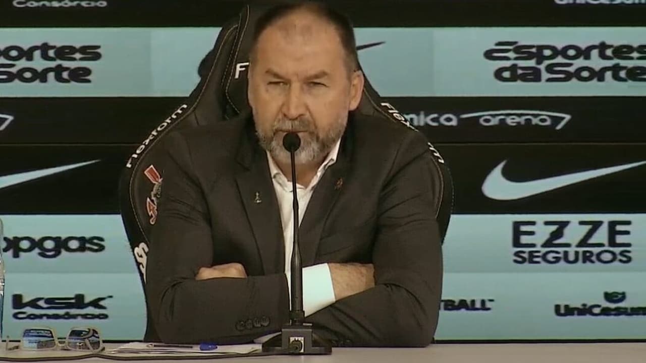 Augusto Melo reconhece revés no Corinthians: saída com dignidade.