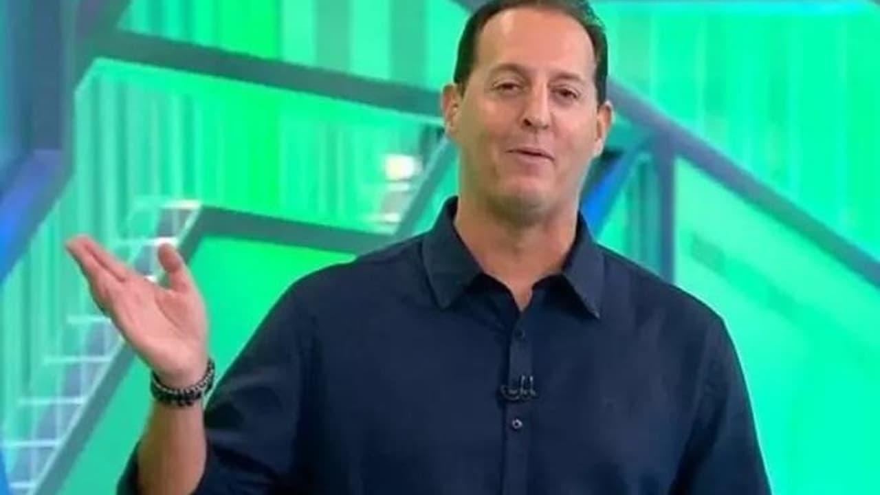 Benja critica atuação do Corinthians e cobra promessa de Memphis.