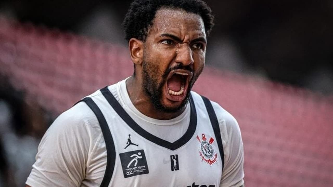 Destaque do Corinthians elogia desempenho defensivo contra o Flamengo no NBB.