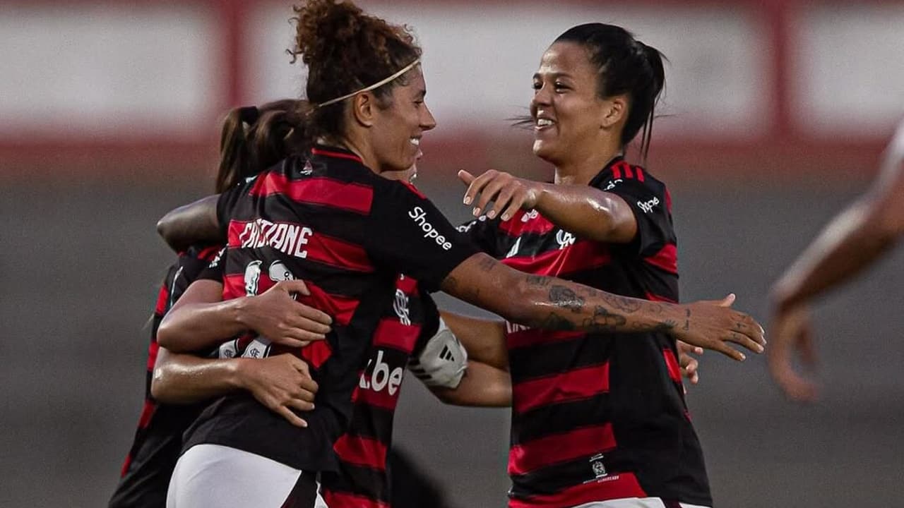 Flamengo vence Real Brasília com dois gols de Cristiane no Brasileirão Feminino.