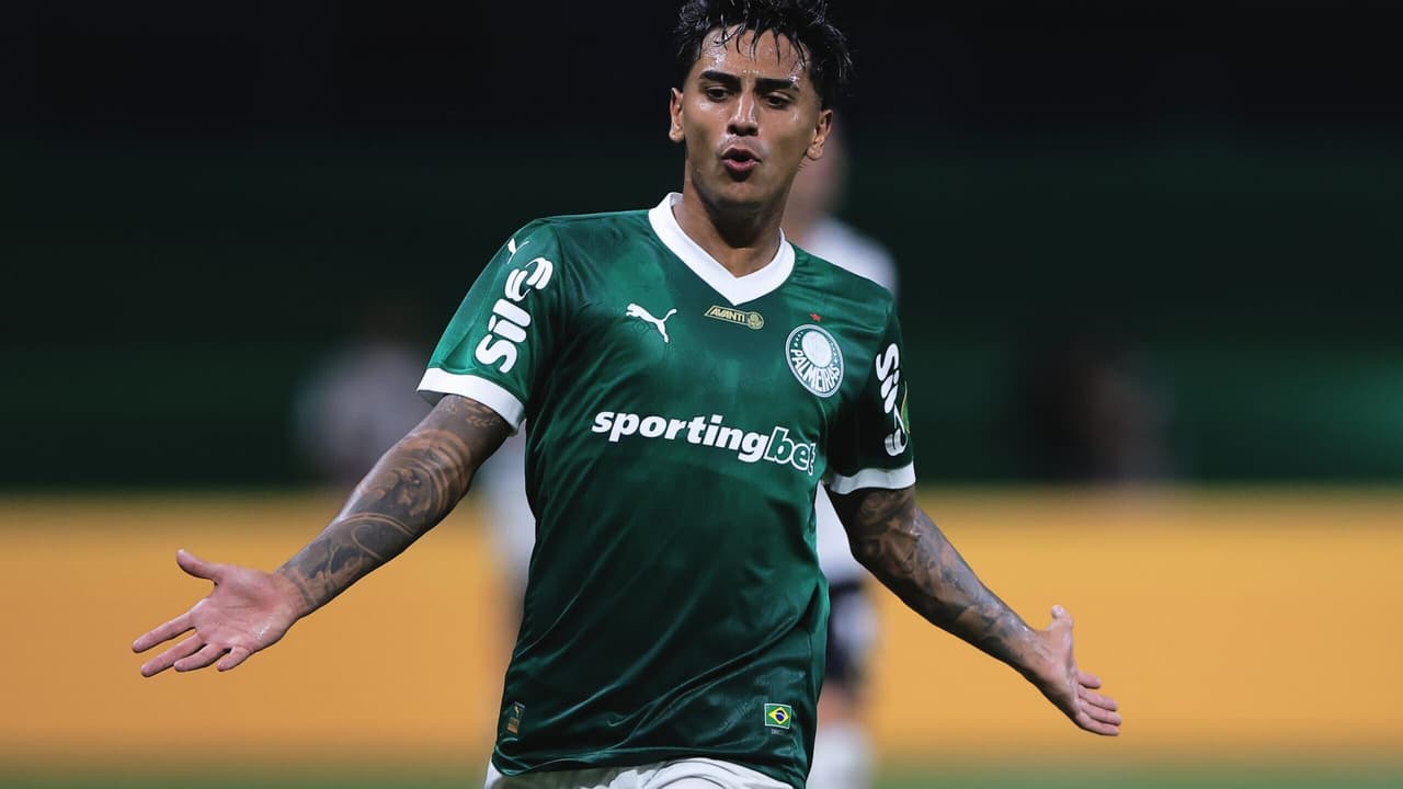 Facundo Torres mantém ritmo intenso e é opção para clássico do Palmeiras.