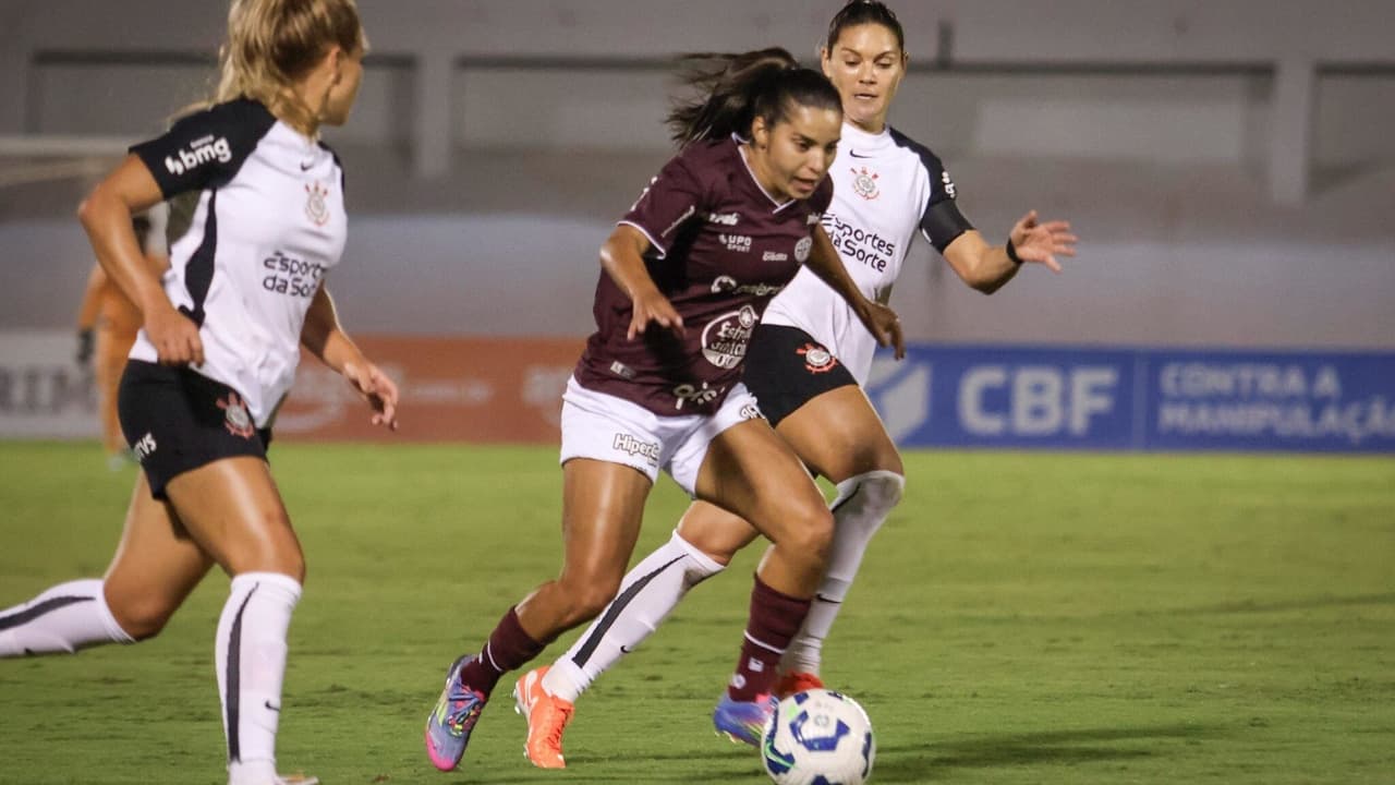 Corinthians empata com Ferroviária nos acréscimos pelo Brasileirão Feminino