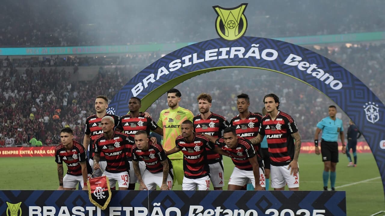 Jogadores do Flamengo quebram recordes históricos no clássico contra o Botafogo