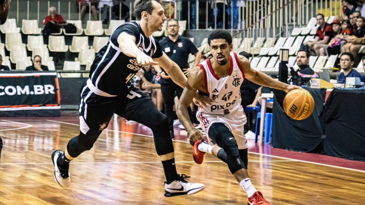 Flamengo vence Corinthians e se aproxima de fechar série nos playoffs do NBB
