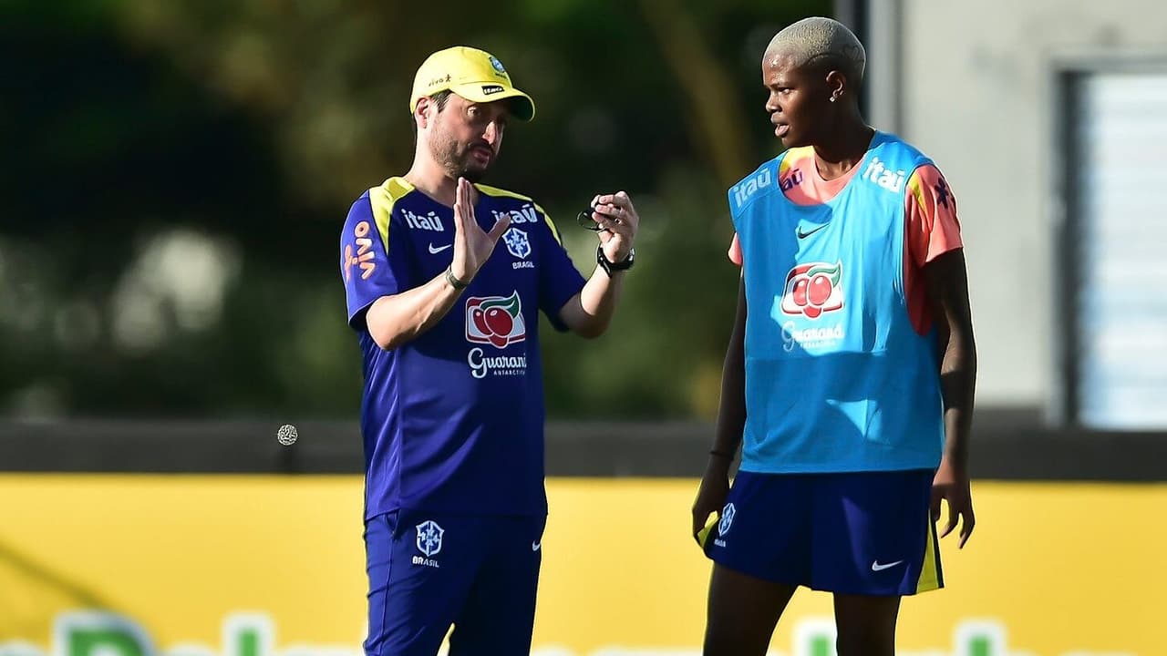 Dúvida sobre presença de Jhonson do Corinthians em amistoso da Seleção Feminina