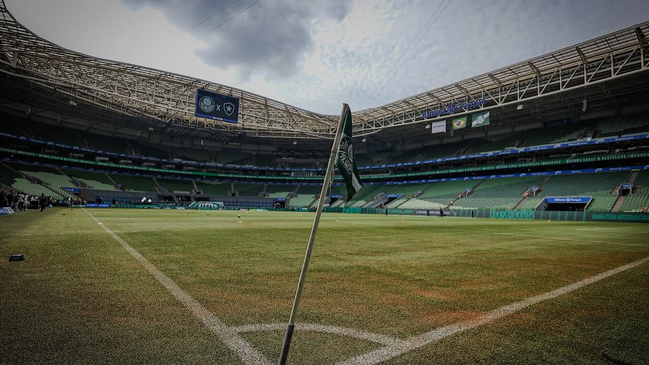Santos negocia com Palmeiras para mandar jogo do Brasileirão no Allianz