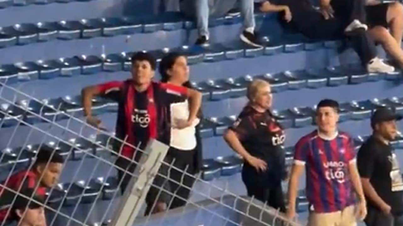Torcedor do Cerro Porteño tem comportamento racista em partida da Libertadores