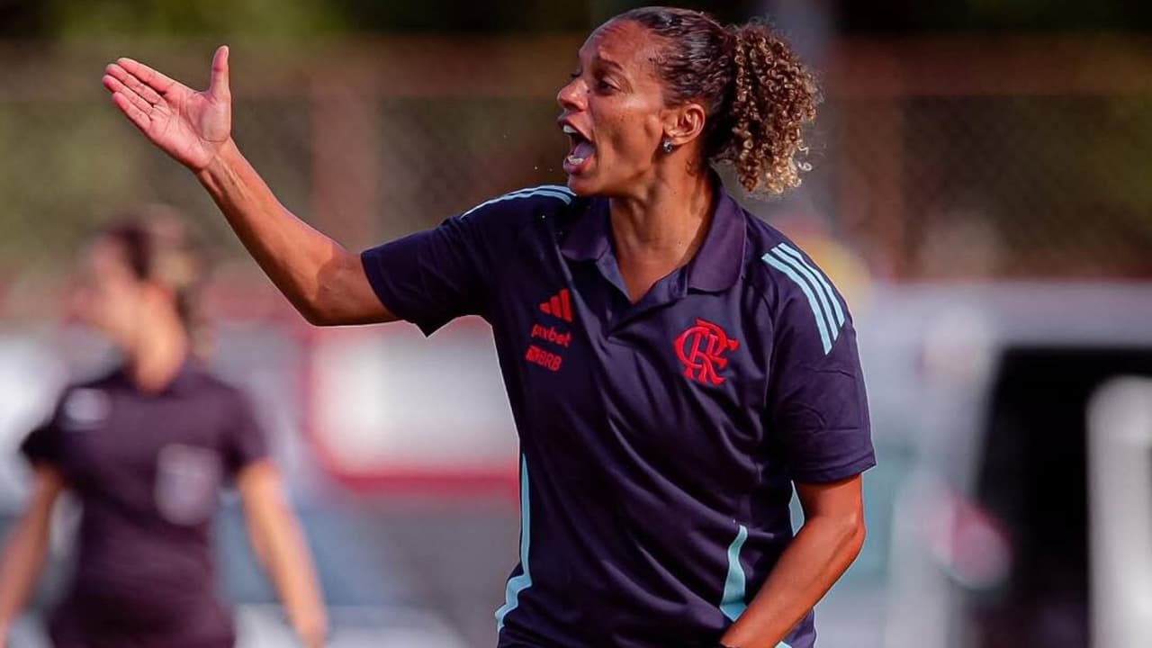 Flamengo avança no Brasileirão feminino com destaque de Rosana Augusto.