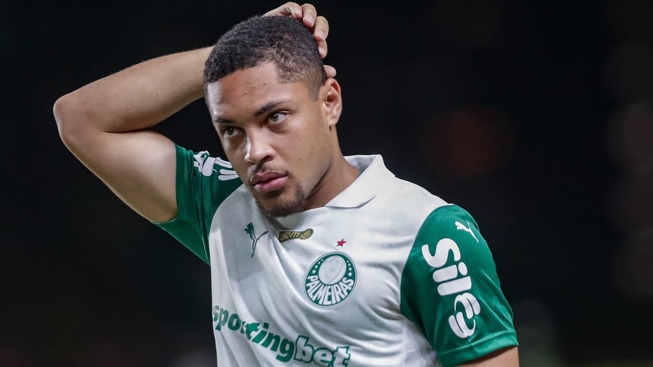 Vitor Roque desabafa após gol perdido e classificação do Palmeiras: 'Deu uma balançada'