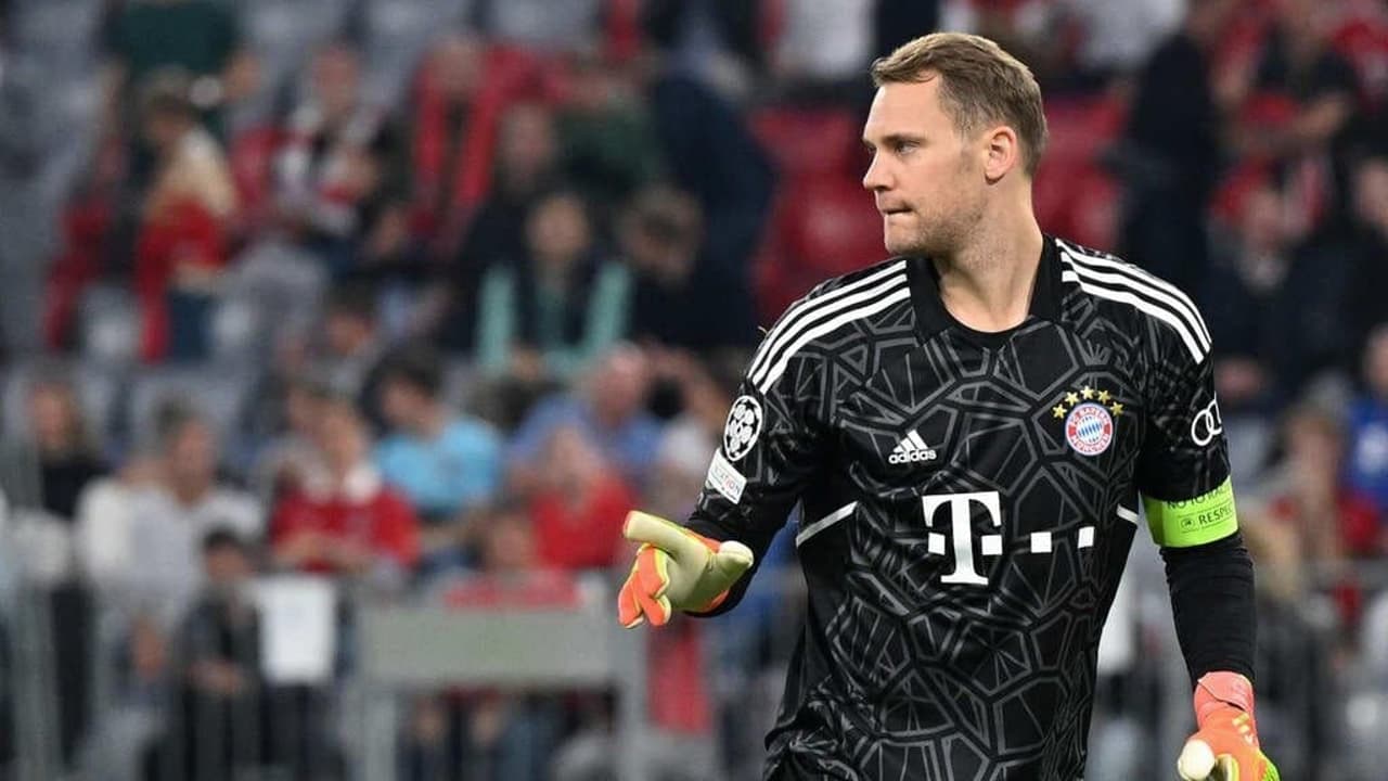 Bayern de Munique aproveita presença de Neuer para interagir com Flamengo online.