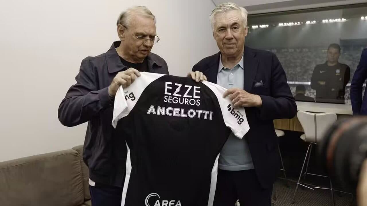 Ancelotti comparece à Arena para partida do Corinthians; confira vídeo.