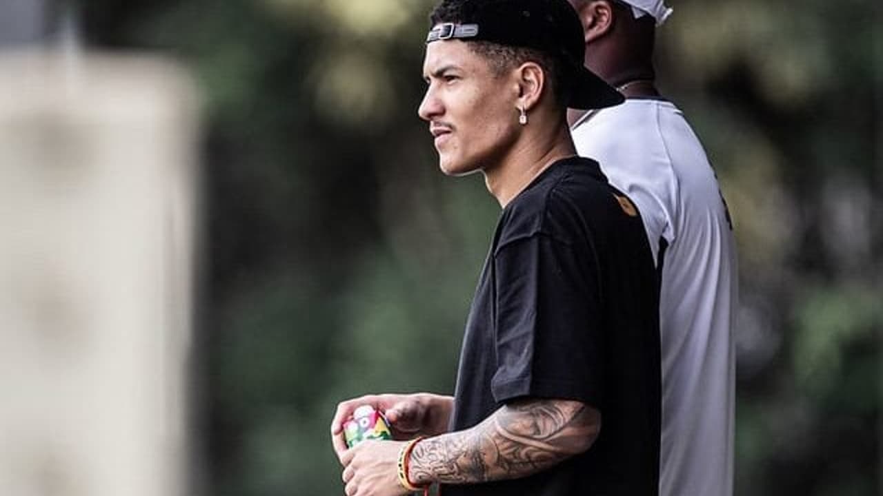 Santos recebe presenças ilustres no CT enquanto se prepara para jogo contra o Fortaleza
