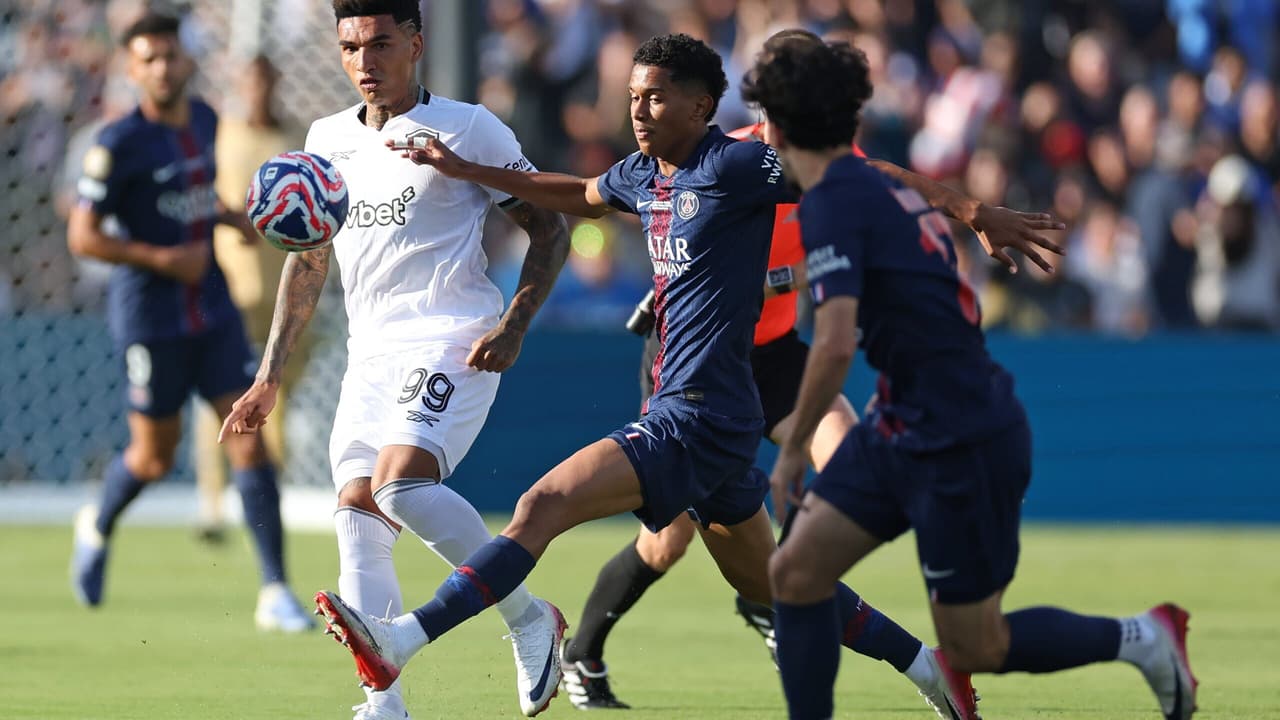 Flamengo repercute nas redes após Botafogo vencer o PSG; confira a repercussão.