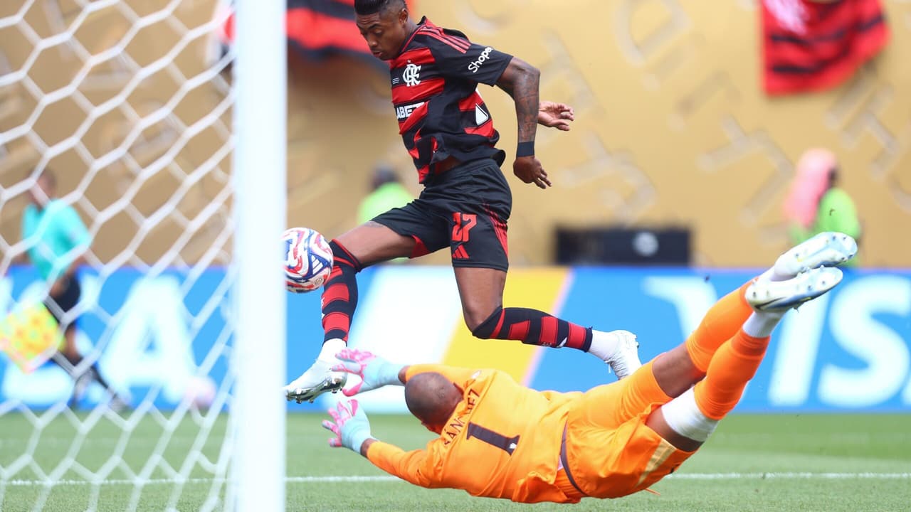 Novo recorde de Bruno Henrique: mais uma vez decisivo pelo Flamengo