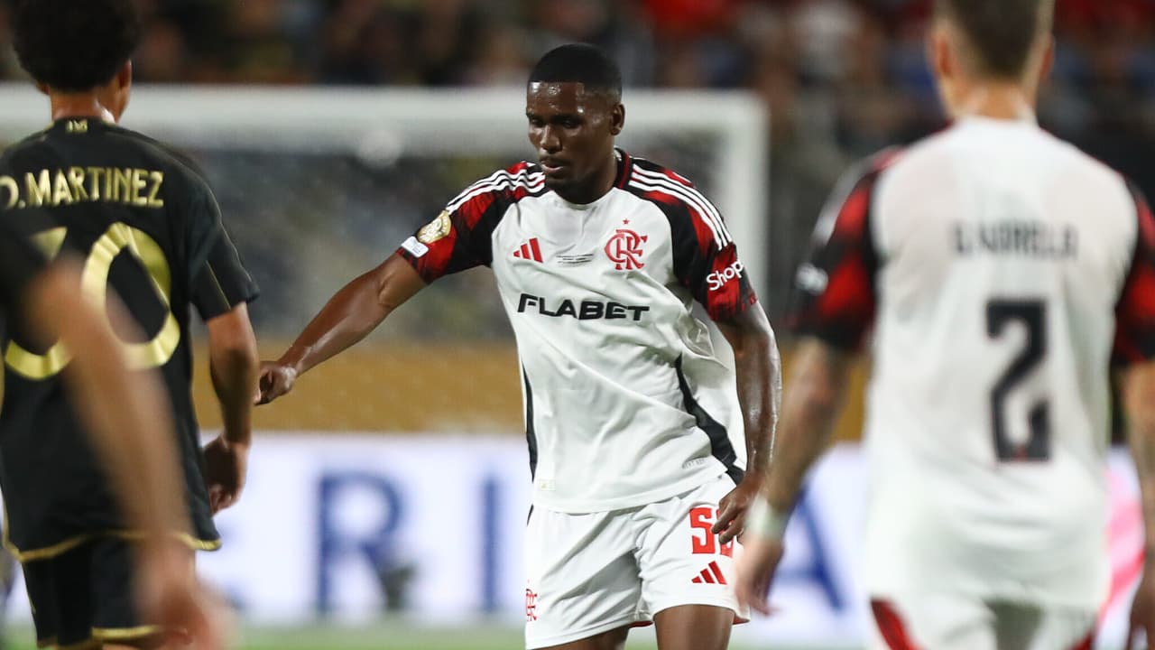Evertton Araújo confiante na partida entre Bayern e Flamengo: gigantes em campo.