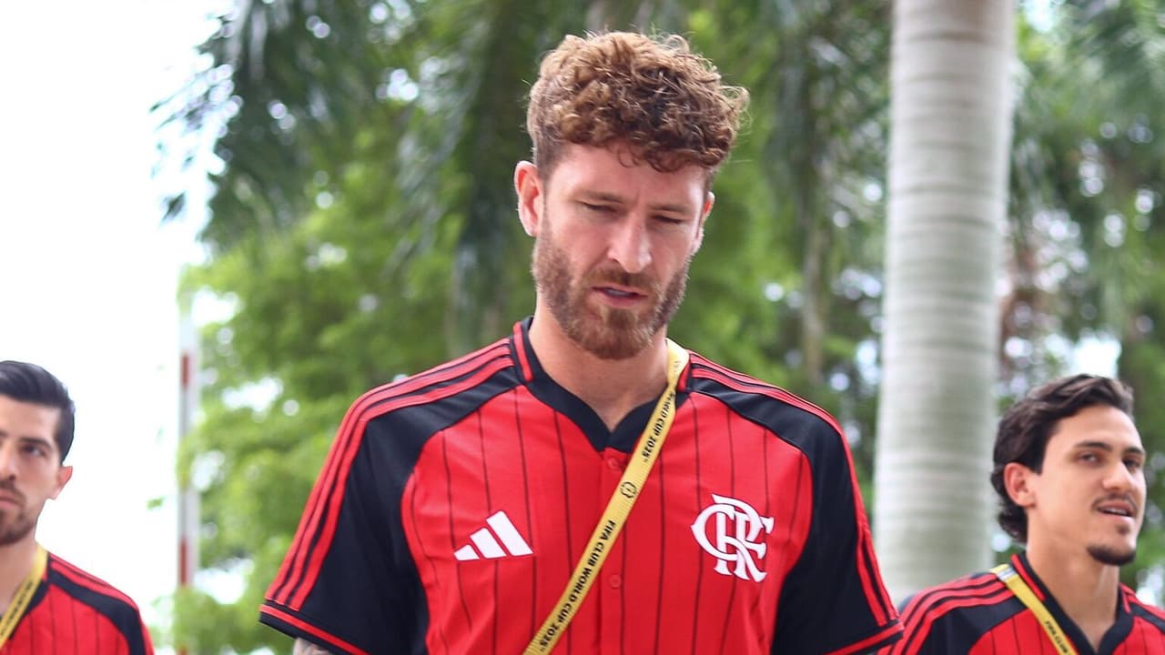 Leo Pereira analisa desempenho do Bayern em jogo contra o Flamengo.