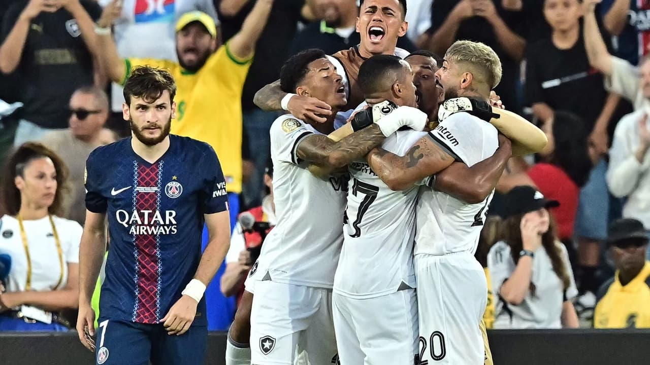 Palmeiras enfrentará Botafogo remodelado no Mundial de Clubes: expectativas crescendo.