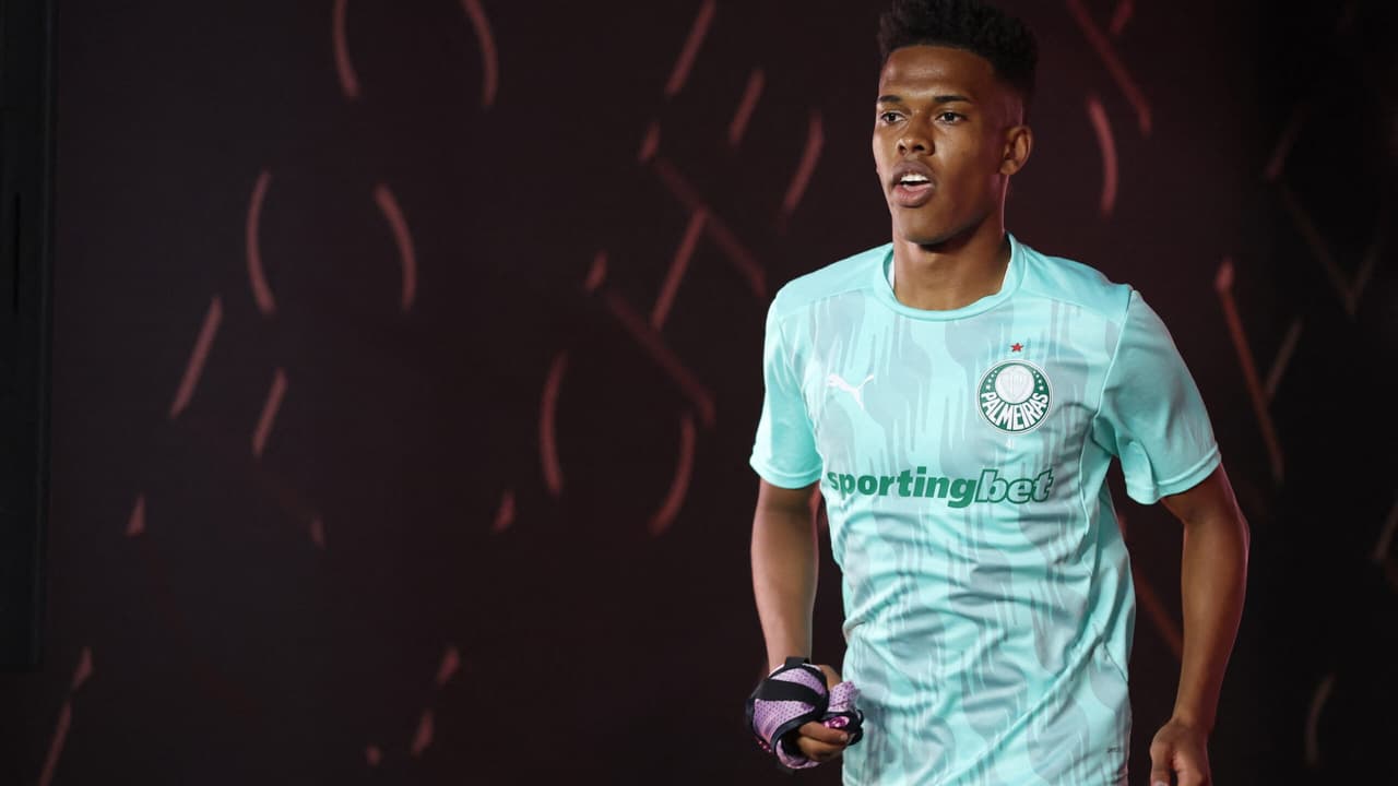 Próximo de deixar o Palmeiras, Estêvão admite dificuldade em focar no clube