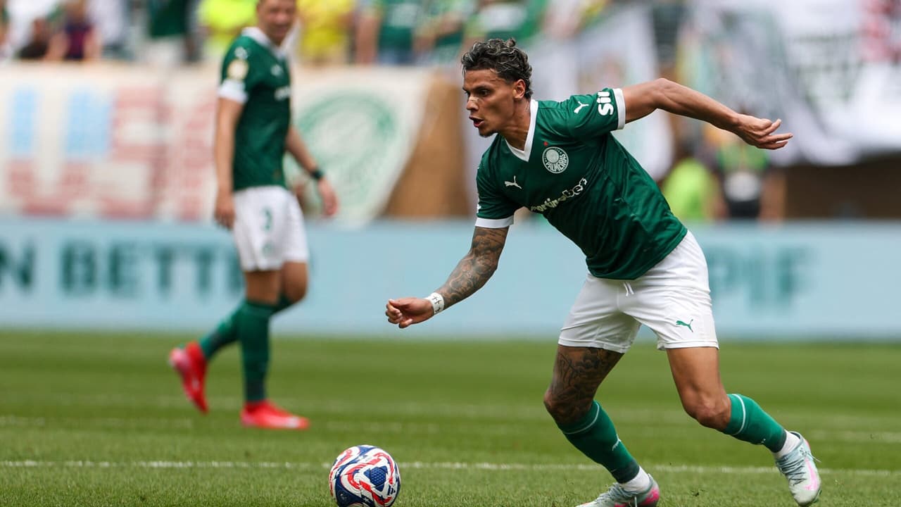 Richard Ríos elogia John e celebra classificação do Palmeiras