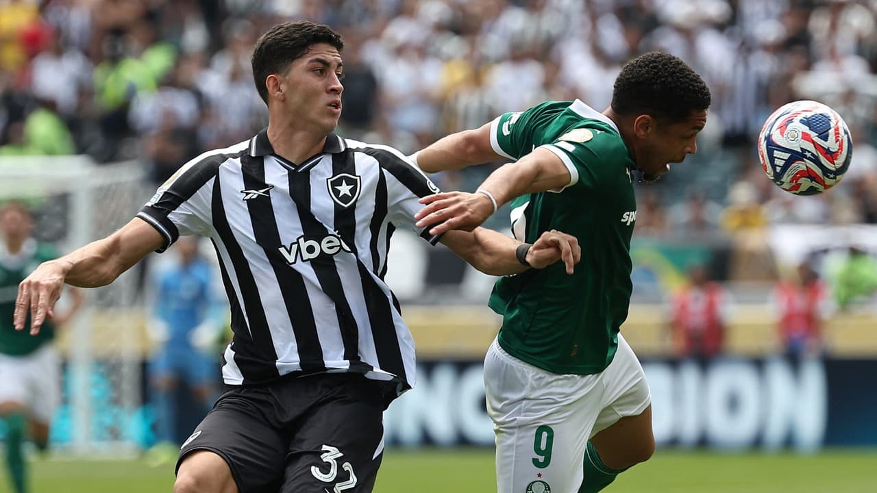 Atitude de Vitor Roque do Palmeiras gera críticas de torcedores no Brasil