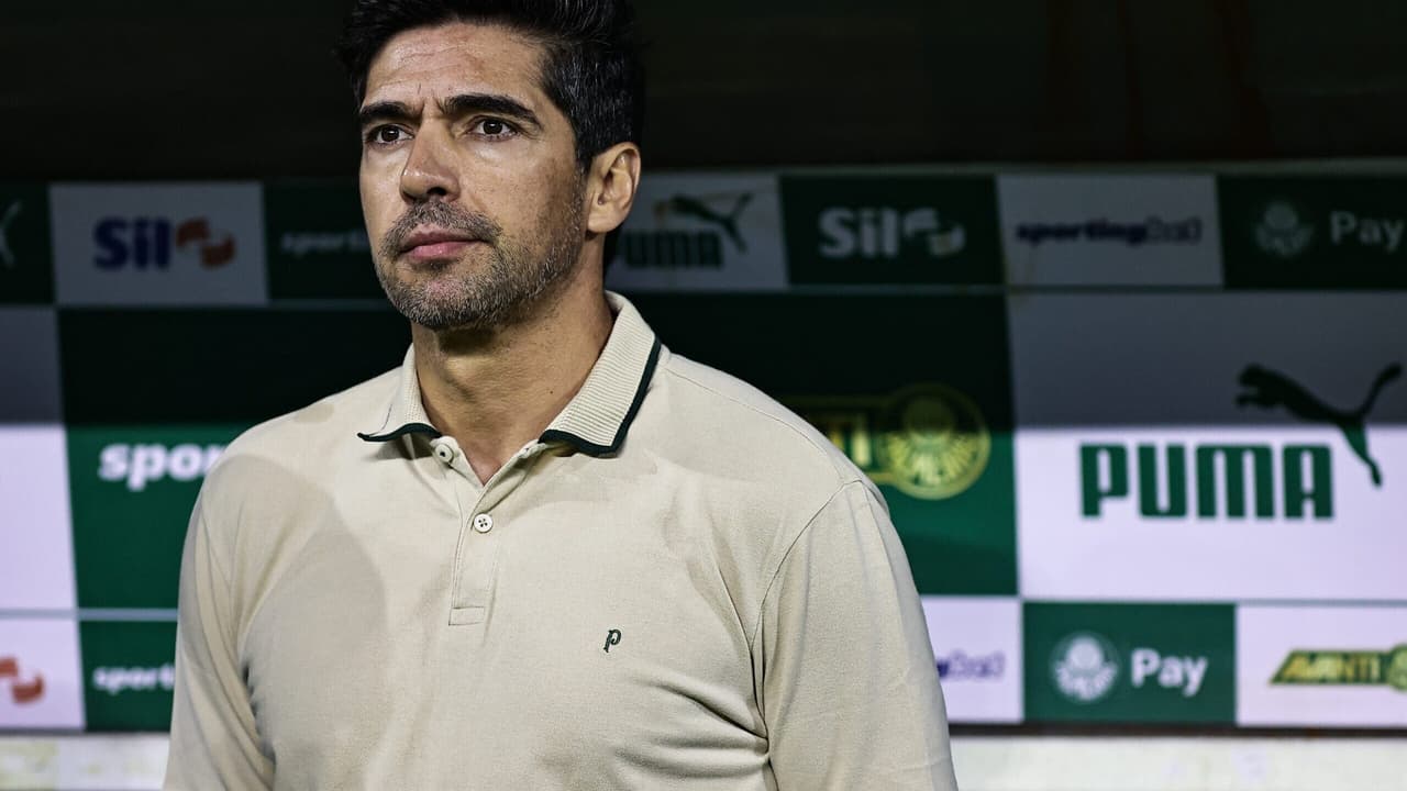 Abel fala sobre estreia do Palmeiras no Mundial em entrevista coletiva.