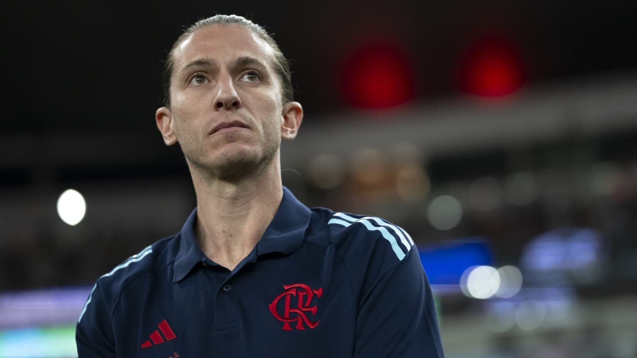 Mozer elogia Filipe Luís, mas aponta questão a melhorar no Flamengo.